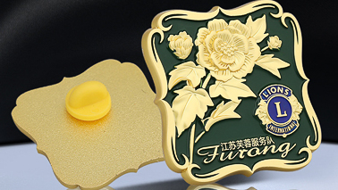 珐琅徽章的特点有哪些？