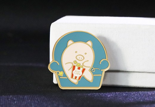 卡通小猪金属徽章定制