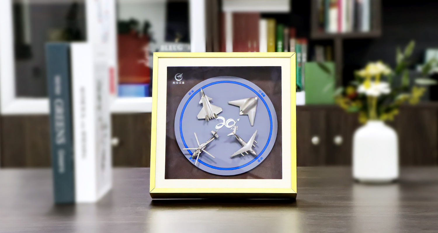 中国航空20周年纪念徽章相框详情页_05.jpg